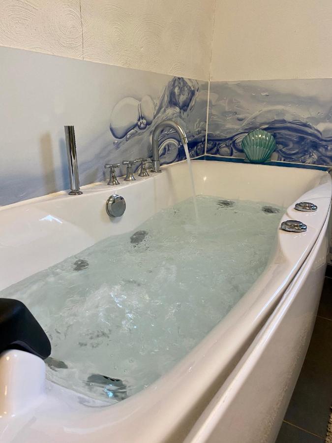 Eifelstein, Apartment Mit Whirlpool Und Ofen Dahlem  Eksteriør bilde
