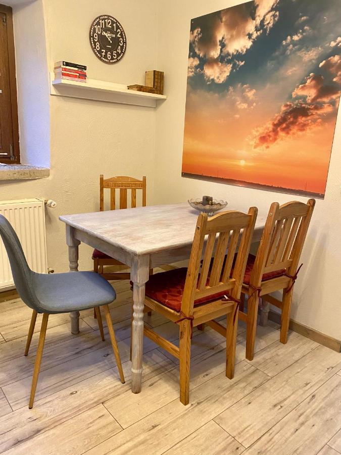 Eifelstein, Apartment Mit Whirlpool Und Ofen Dahlem  Eksteriør bilde