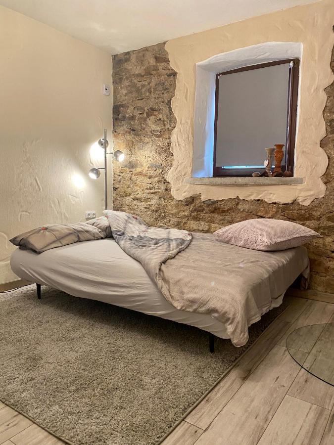 Eifelstein, Apartment Mit Whirlpool Und Ofen Dahlem  Eksteriør bilde